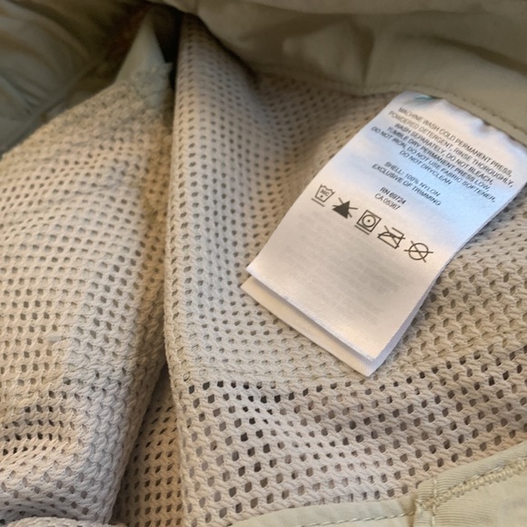 Columbia Omni-Shade PFG Khaki beige Fall shorts Women’s S 4-6 - Picture 5 of 5